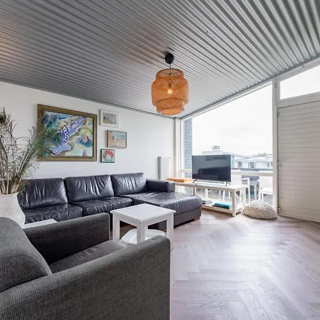 Beachhouse Ii *